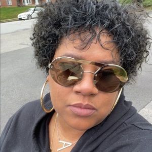 Meet your Posher, Aneesah